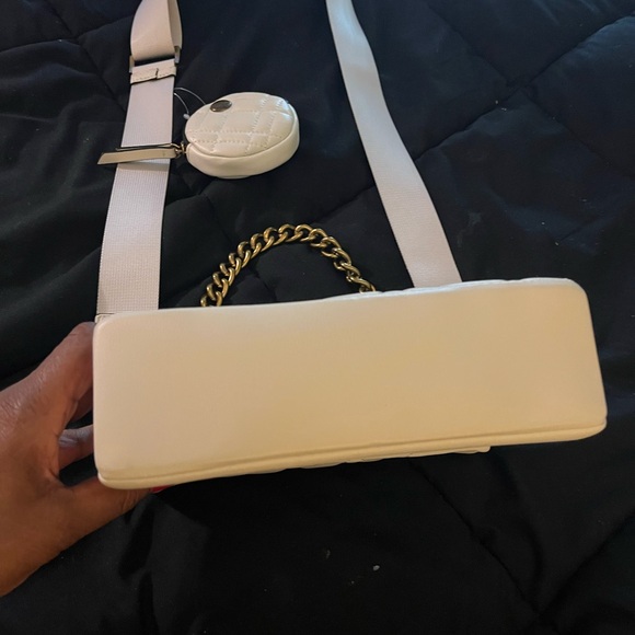 NWT! Kurt Geiger Brixton Lock Bag. (Natural) Duster included. Very classy! - Picture 4 of 8